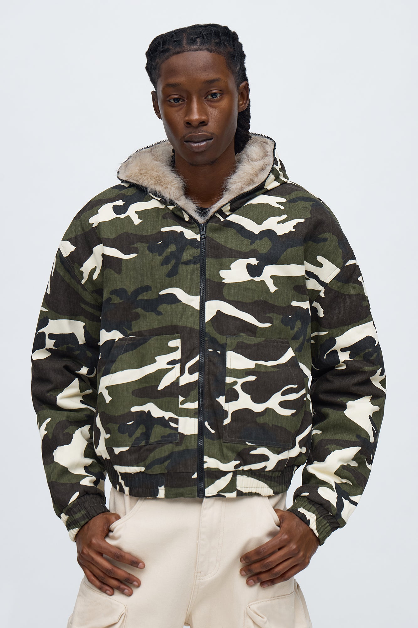 Hooded Rebellion Camo Bomber Jacket · vista 1