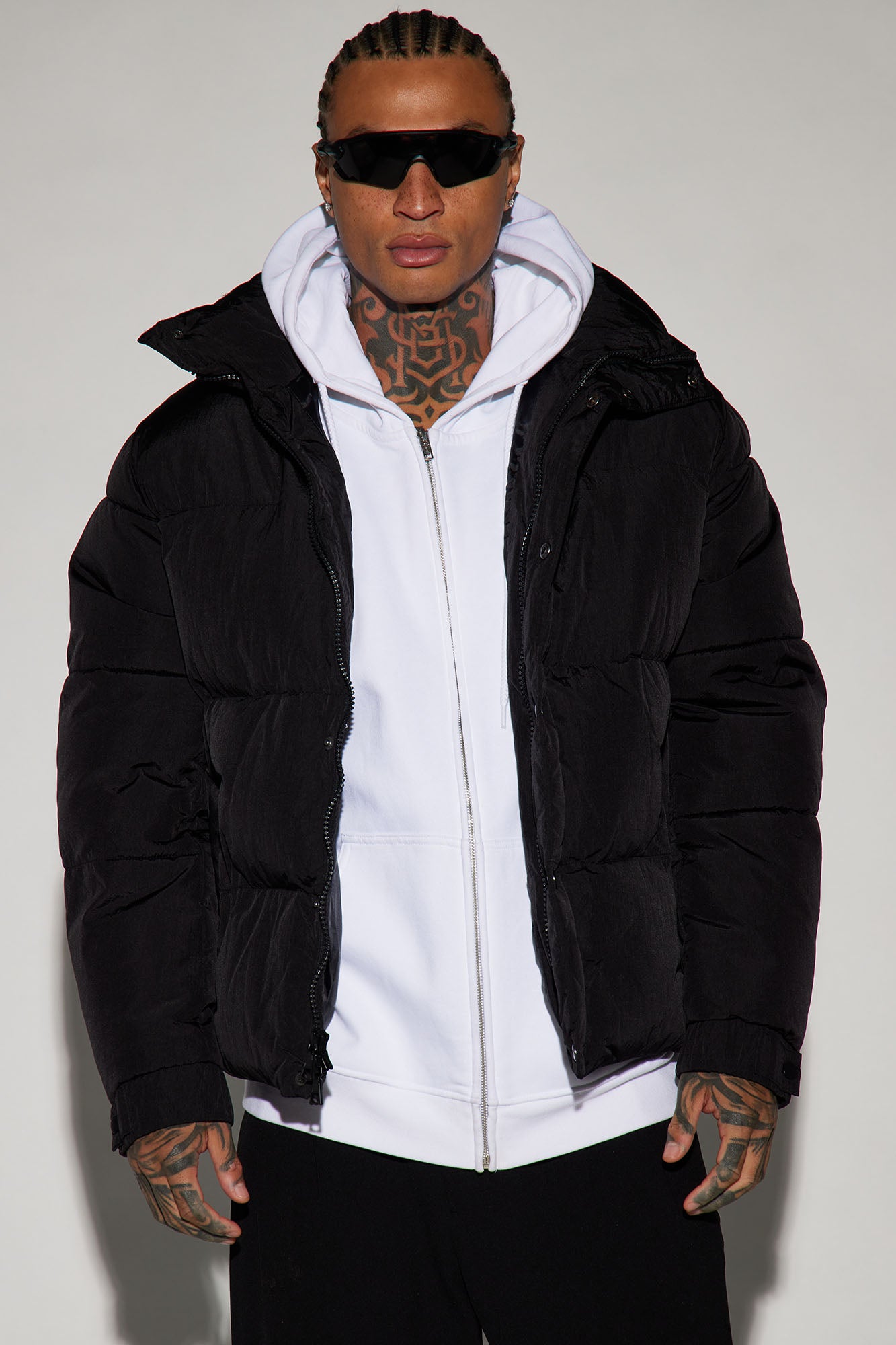 Fairmont Nylon Puffer Jacket · vista en modelo