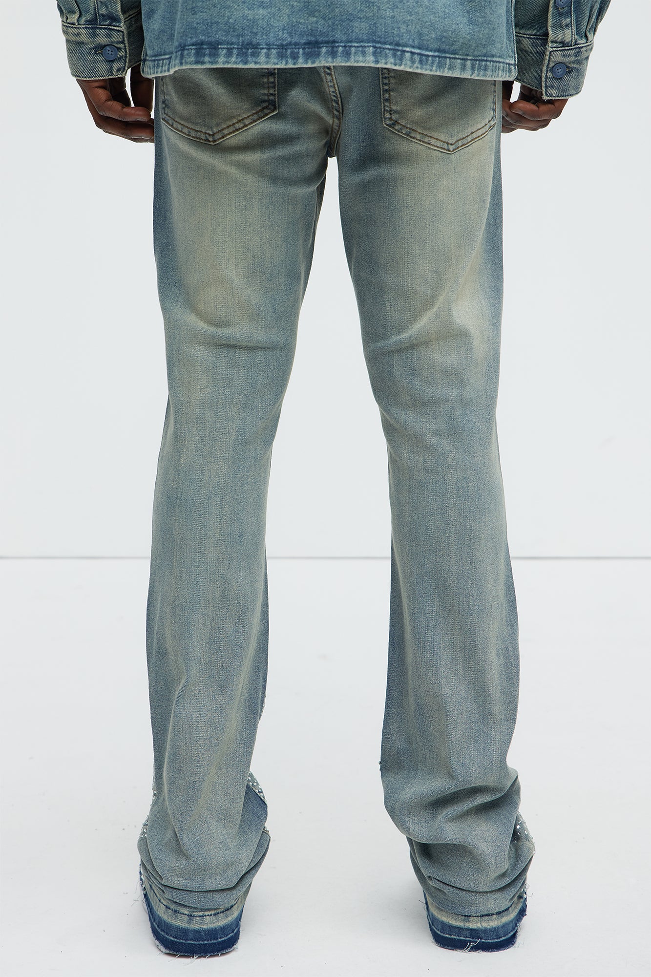 Flare On My Bling Distressed Stacked Skinny Jeans · vista 4
