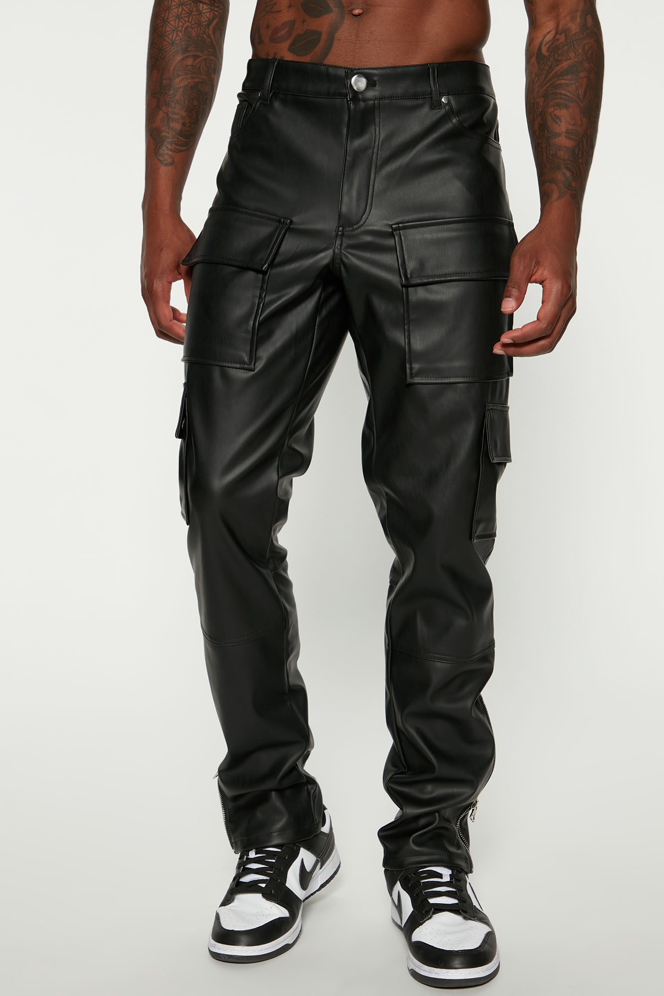 Zip It Faux Leather Slim Cargo Pants · vista 5