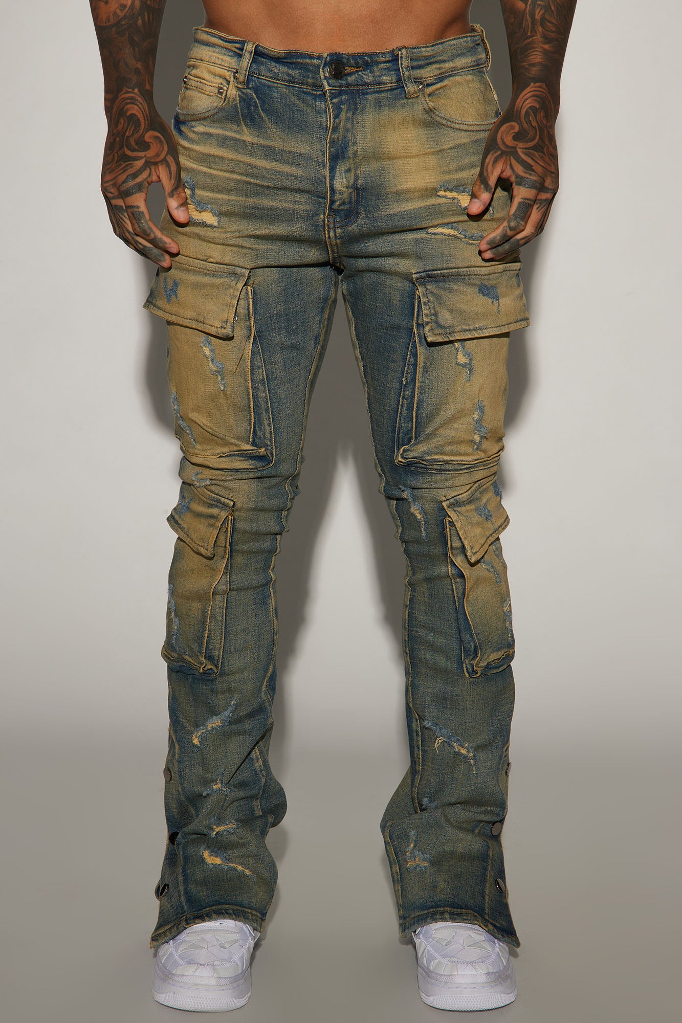 On The Set Stacked Skinny Snap Flare Jeans · vista 3