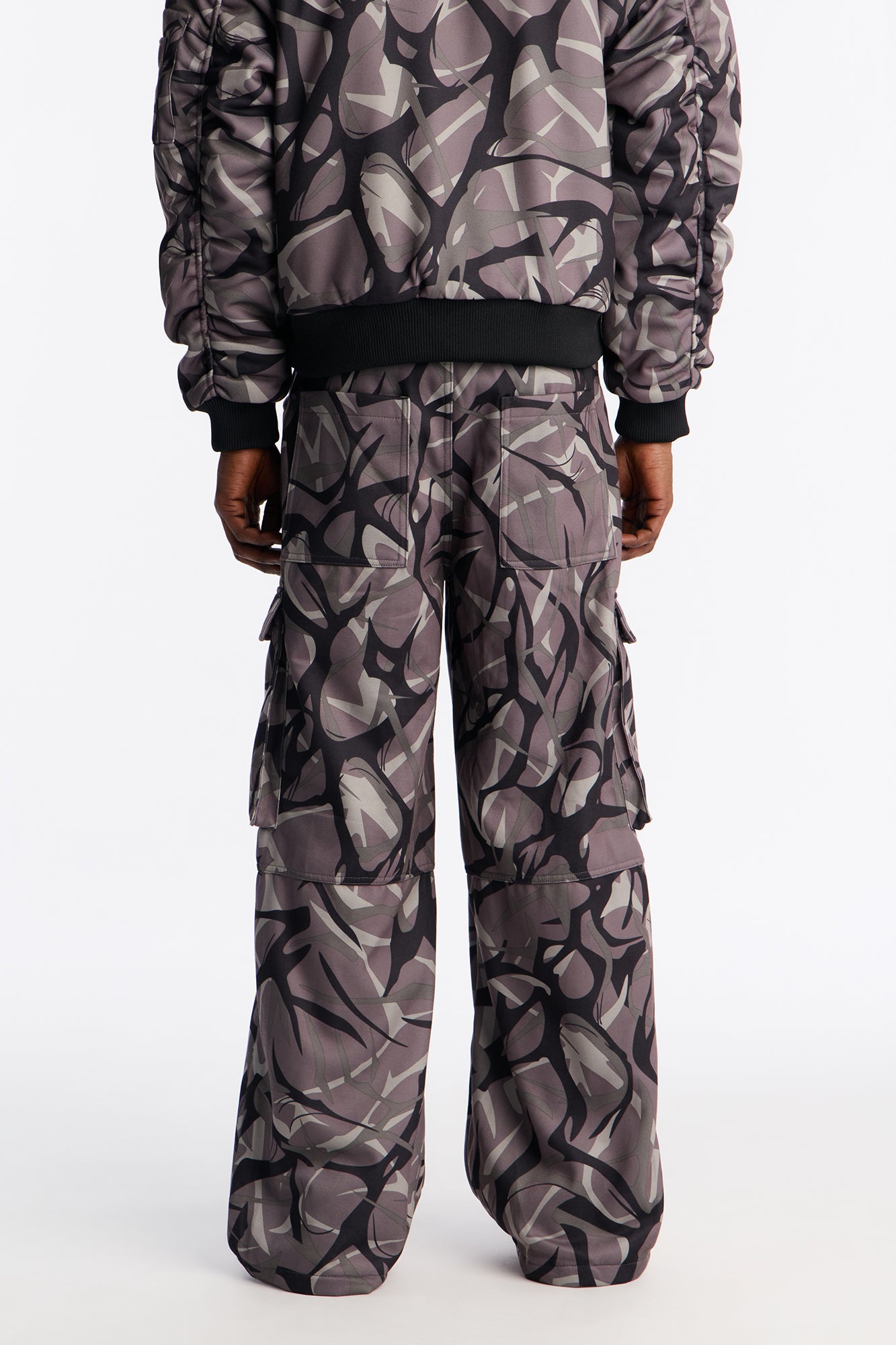 In The Cut Camo Sweatpants · vista 4