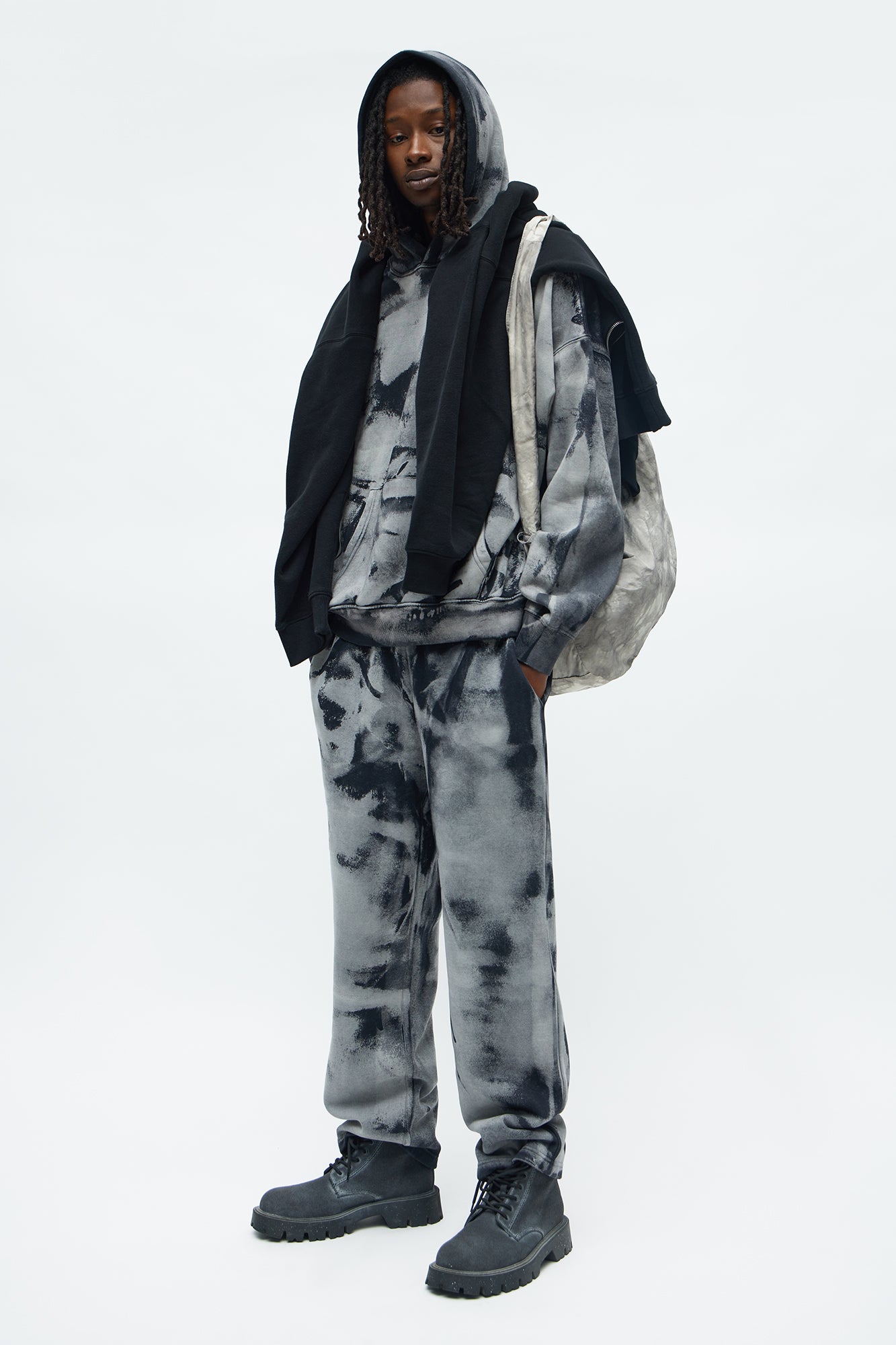 Tyson Oversized Heavyweight Hoodie Black Wash · vista 2