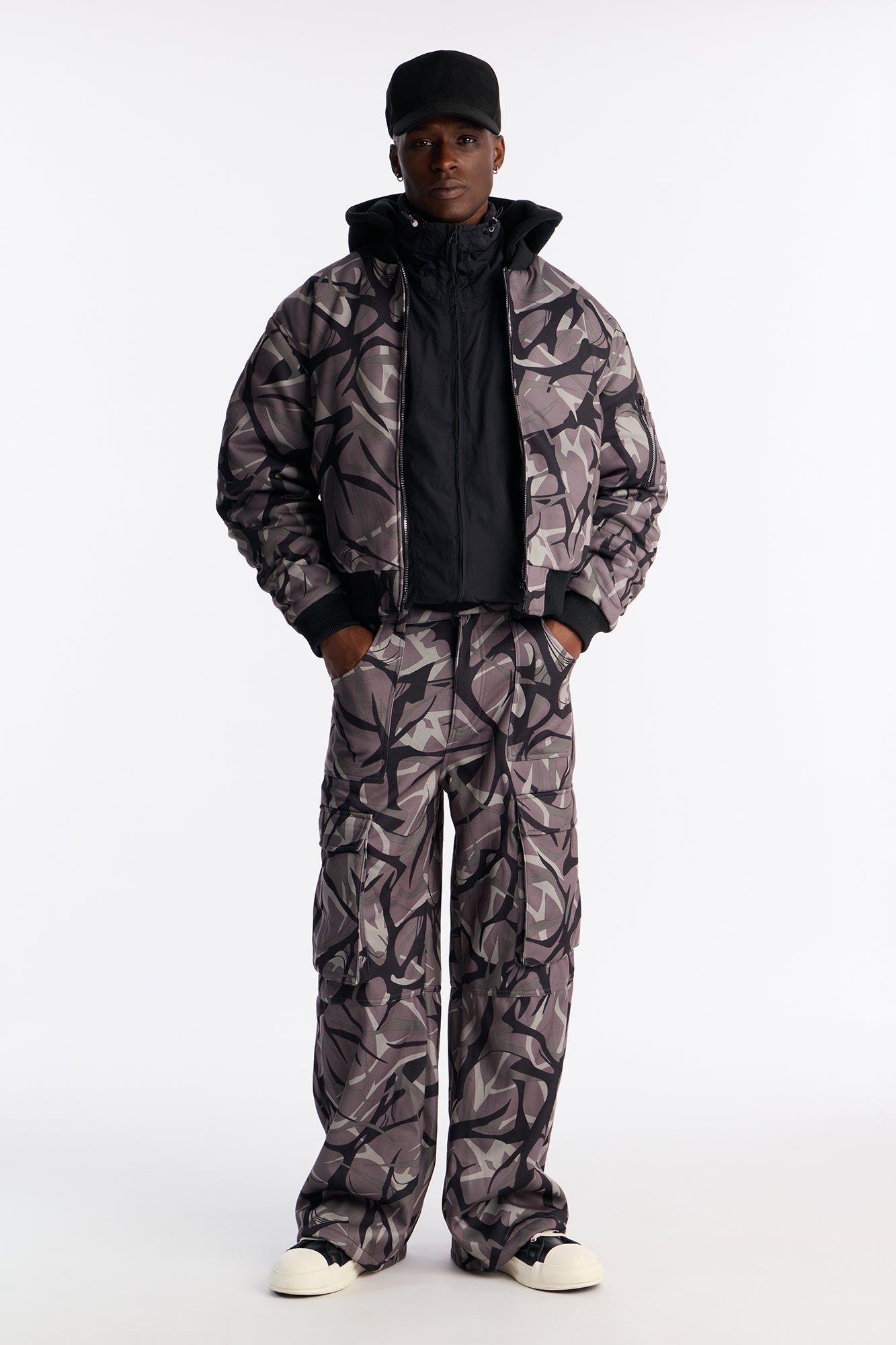 In The Cut Camo Zip Up Hoodie · vista 2